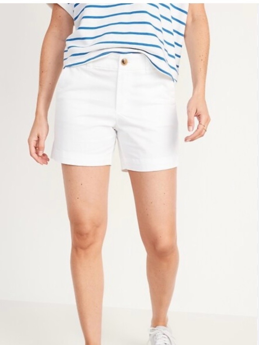 Old Navy White Mid-Rise Everyday Shorts